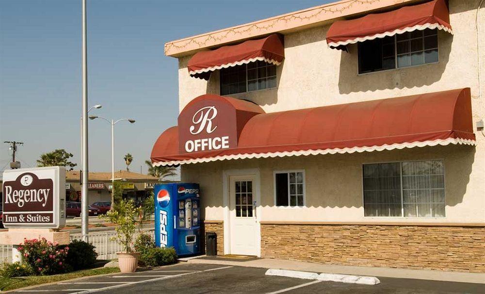 Regency Inn & Suites Дауни Экстерьер фото